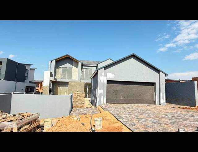 4 BEDROOM HOUSE FOR SALE IN FOUNTAINBROOK ESTATE